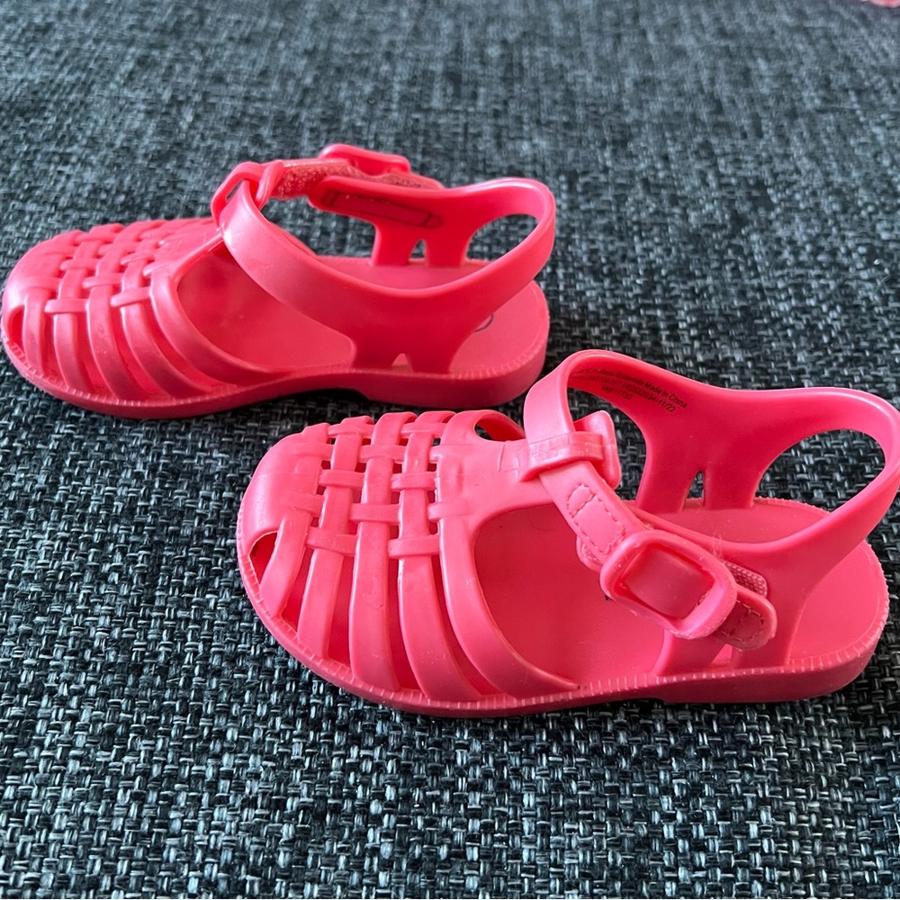 Cat & Jack Jelly Shoes Size 6
